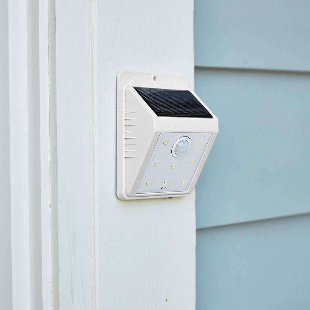 White Solar Wall-Mount Security Light Z905