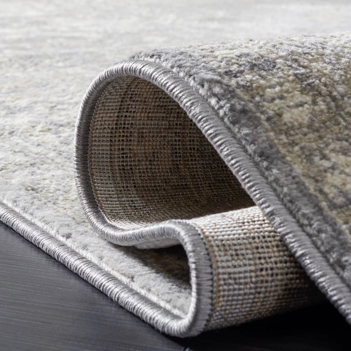 Grey Beige Traditional Area Rug 6' x 9' L10448