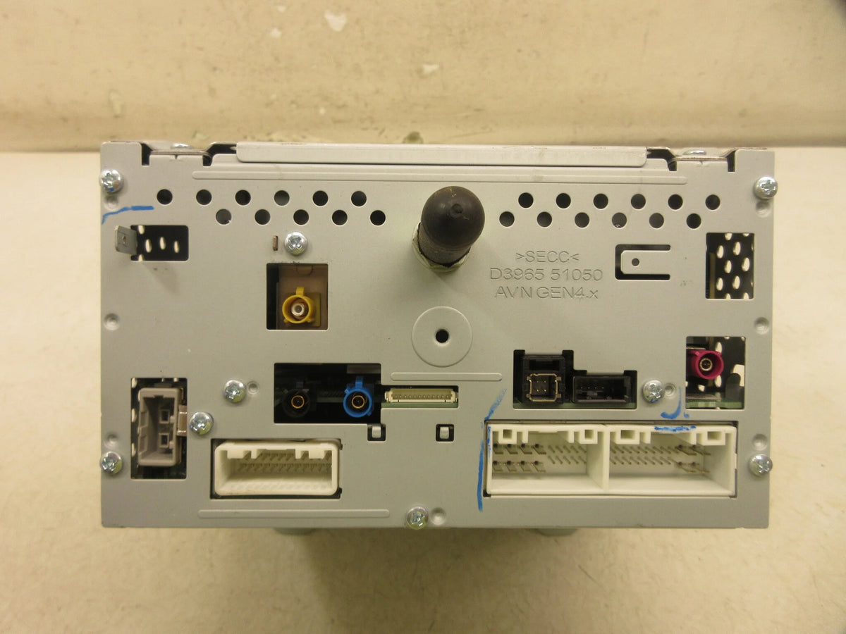 Pre-Owned AM FM CD Sirius XM Navigation Radio Player Receiver OEM Q74653