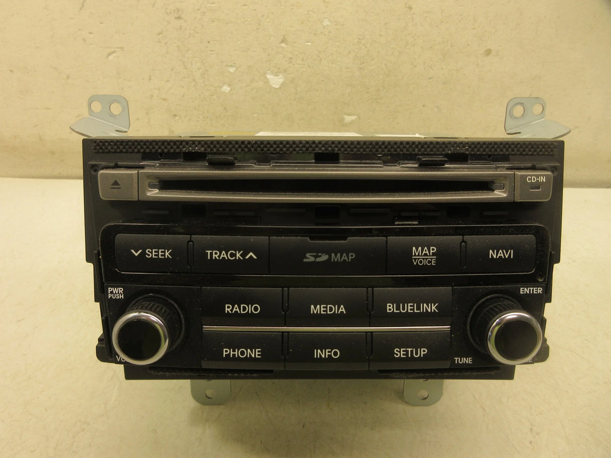 Pre-Owned AM FM CD Sirius XM Navigation Radio Player Receiver OEM Q74653
