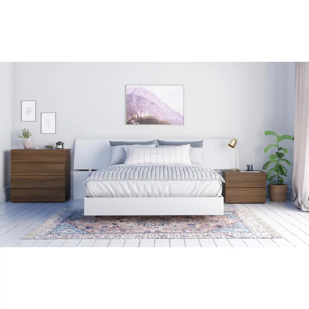 4 Piece Queen Size Bedroom Set Walnut and White D477643