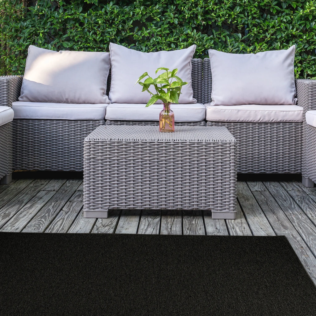 Black 5' x 8' Solid Color Area Rug I411597