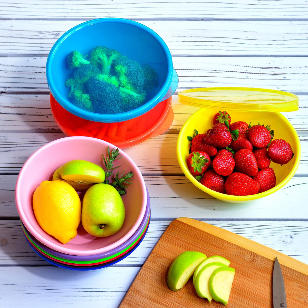 32 Ounce Plastic Bowls with Lids, Set of 9 K444