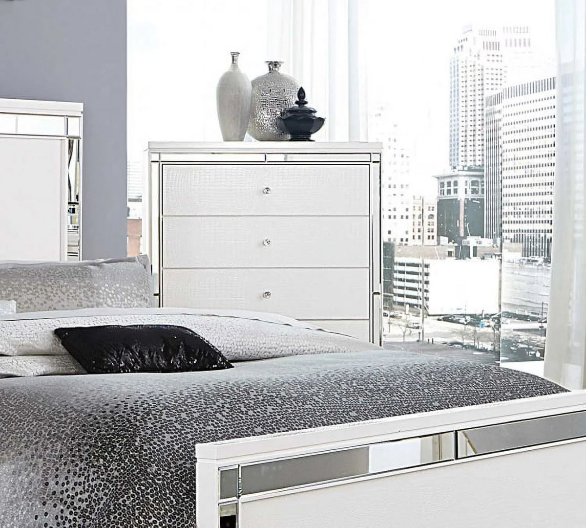 5 Drawer Chest in White Embossed Alligator & Mirror I91336