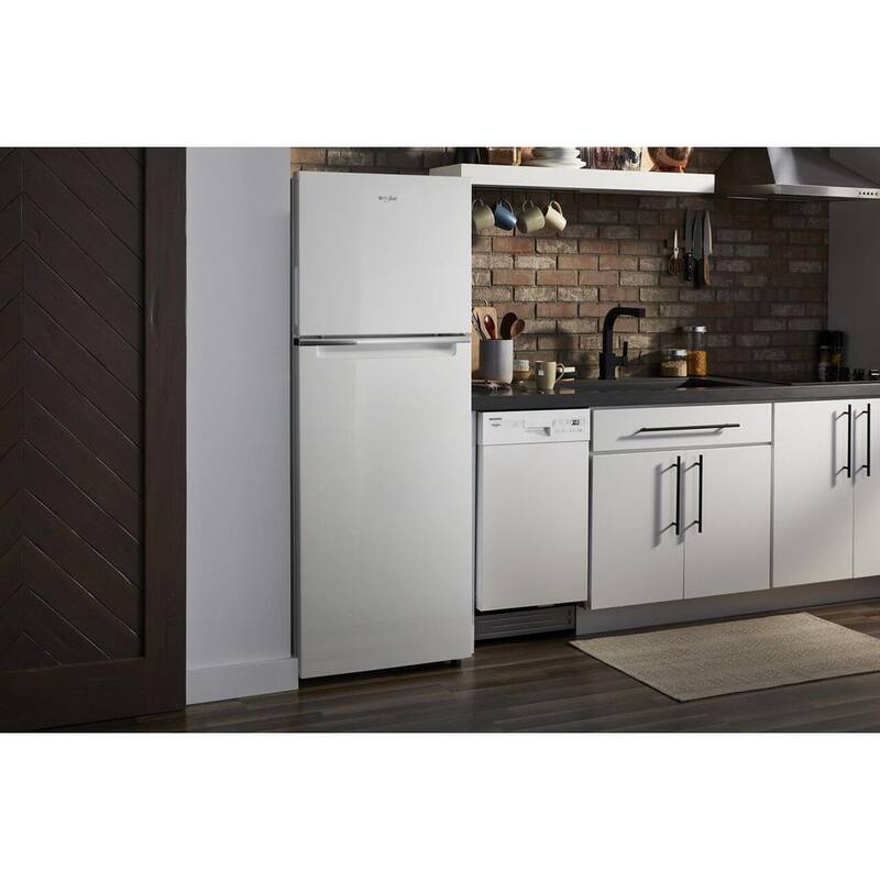 White Top Freezer Refrigerator A6295