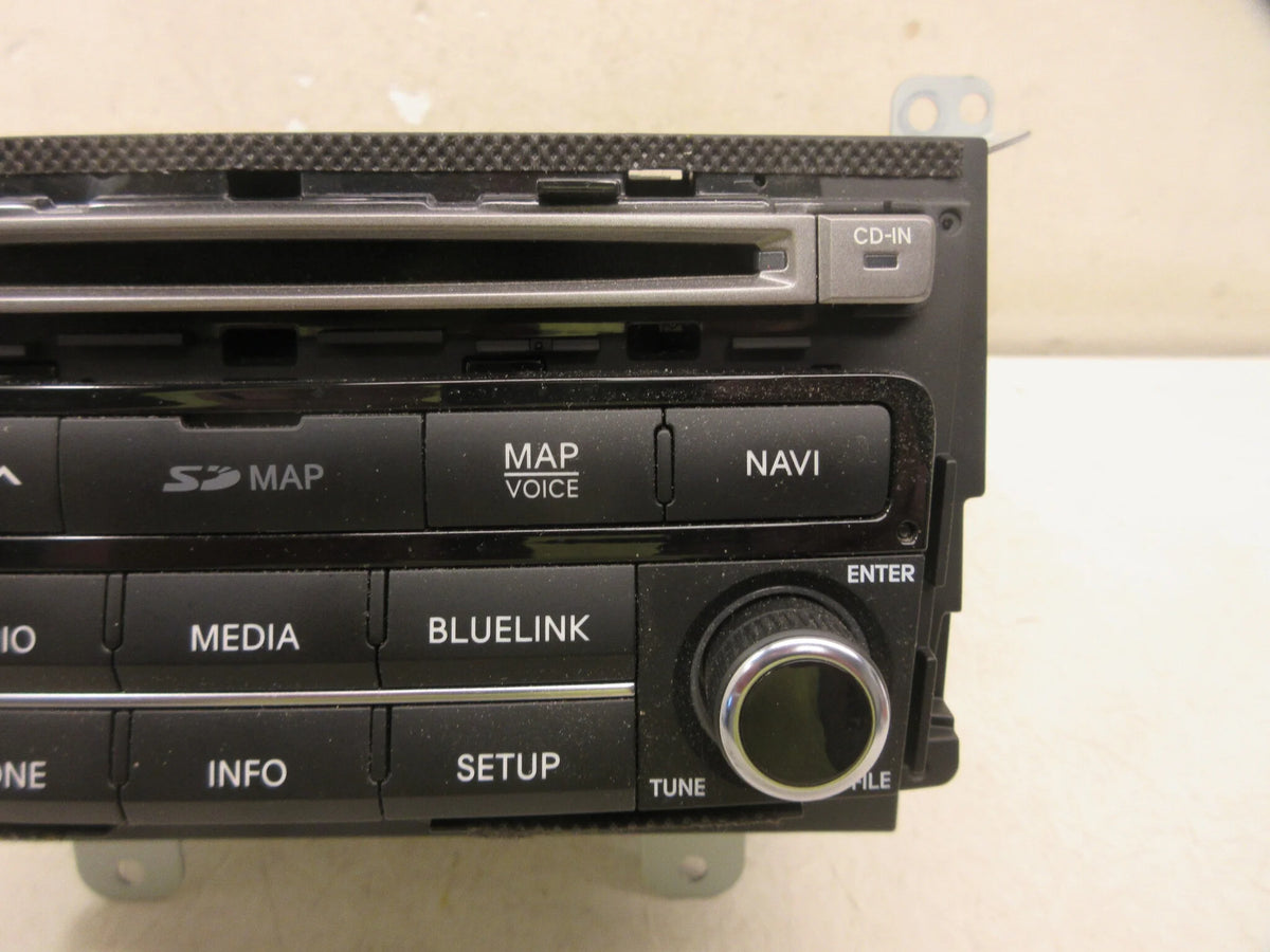 Pre-Owned AM FM CD Sirius XM Navigation Radio Player Receiver OEM Q74653